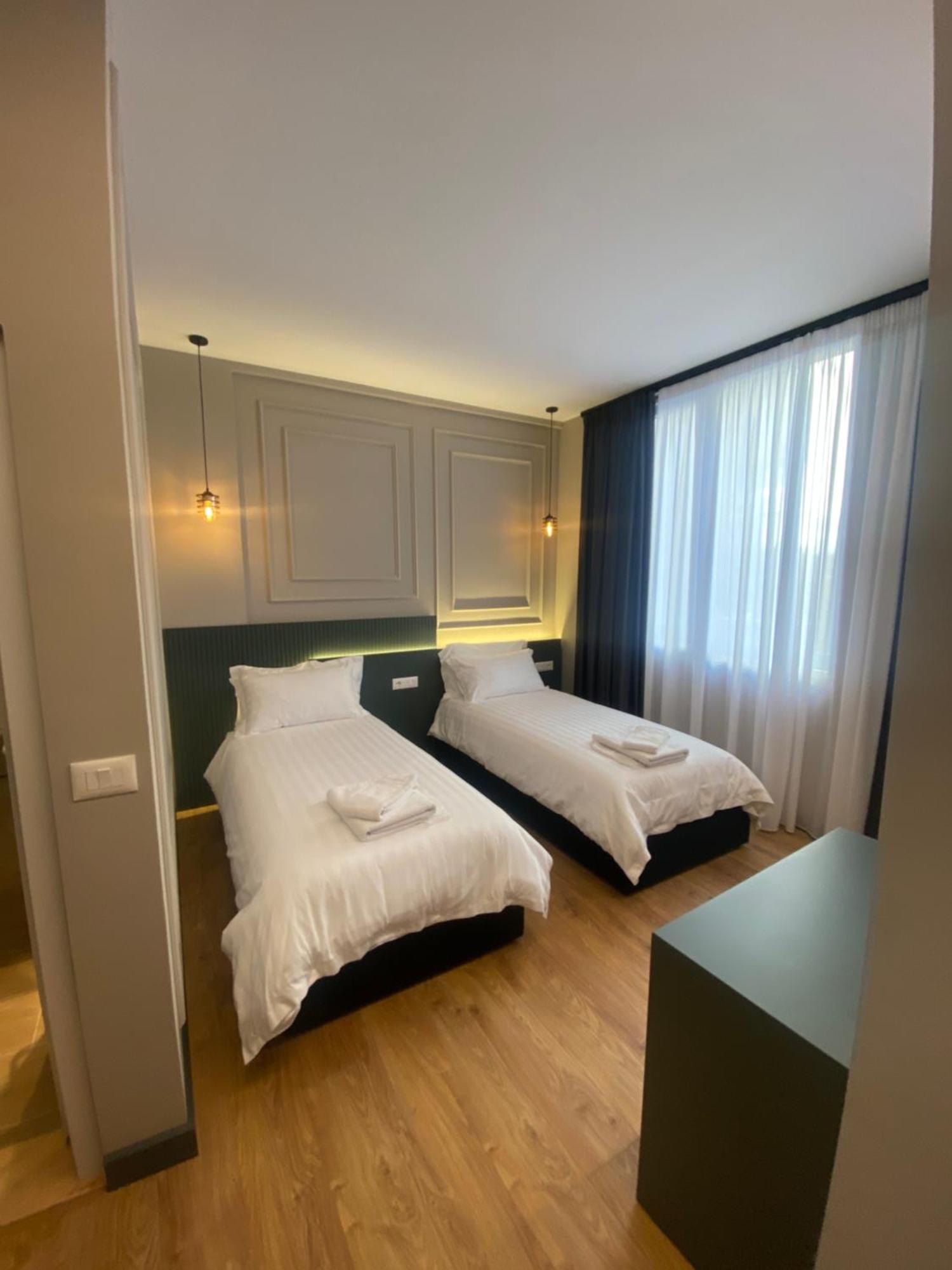 Tirana Central Rooms Exteriör bild