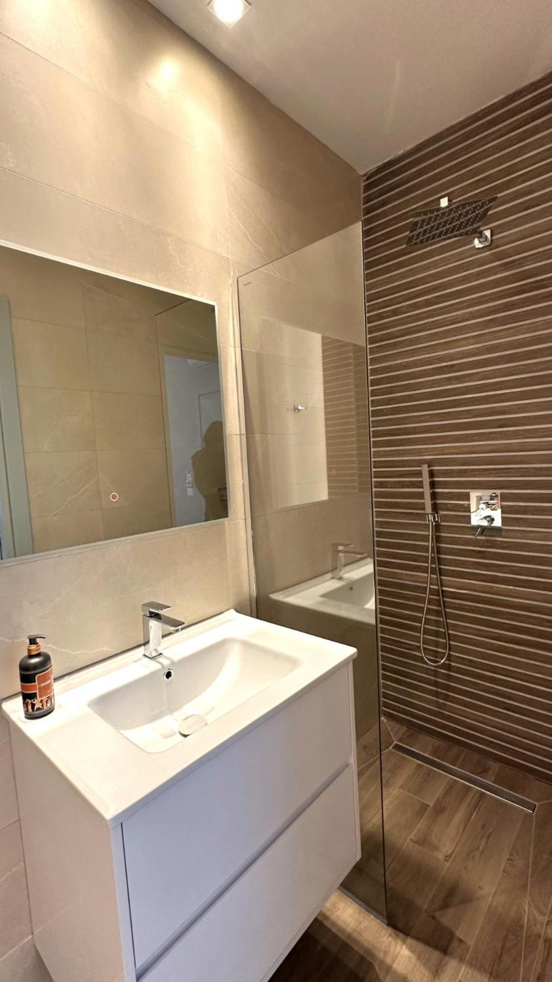 Tirana Central Rooms Exteriör bild